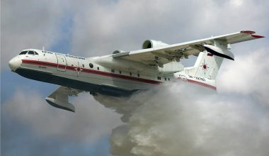 Οι Ουκρανοί κατέστρεψαν ρωσικό αεροσκάφος Beriev Be-200 στην αεροπορική βάση Yeysk: Δείτε βίντεο