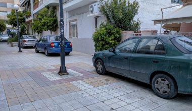 Χειροπέδες σε 60χρονο «παρκαδόρο» για παράνομη στάθμευση οχημάτων σε δημόσιους χώρους με αντίτιμο