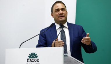 Κ.Τσουκαλάς κατά Κ.Μητσοτάκη: «Ας σταματήσει τα copy paste από τη Χ.Κλίντον και ας προκηρύξει εκλογές»