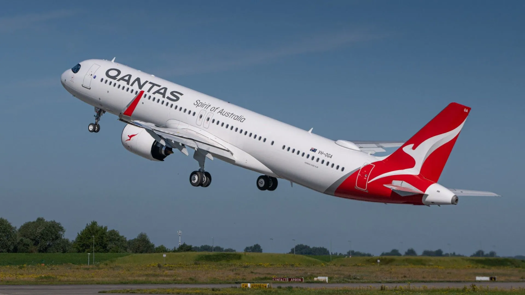 Αναστάτωση σε πτήση της Qantas: Επιβάτης δάγκωσε μέλος του πληρώματος