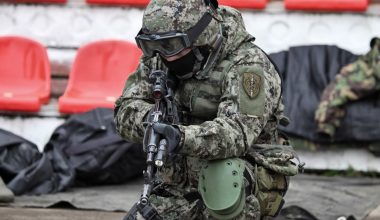 H Spetsnaz δεν αστειεύεται: Εξόντωσε με απίστευτη ταχύτητα Ουκρανό που μετέφερε τραυματία στρατιώτη (βίντεο)