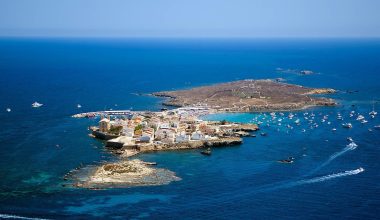 «Δεν αντέχουμε άλλο»: Το μικρό ισπανικό νησί που διεκδικεί αυτονομία λόγω του υπερτουρισμού