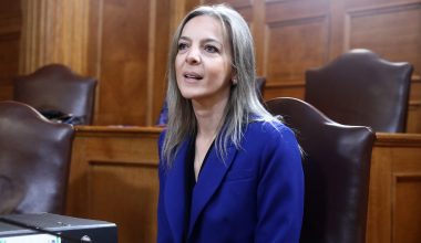 Ποιο σκάνδαλο ΟΠΕΚΕΠΕ; – Η Καλλιόπη (Πόπη) Σεμερτζίδου το «καίει» στα μπουζούκια (βίντεο)