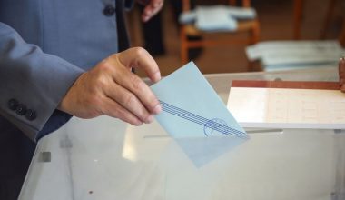 Η οικονομία «καίει» την κυβέρνηση: Η ακρίβεια και η κακή καθημερινότητα θα αποδειχθούν καθοριστικές στις εκλογές