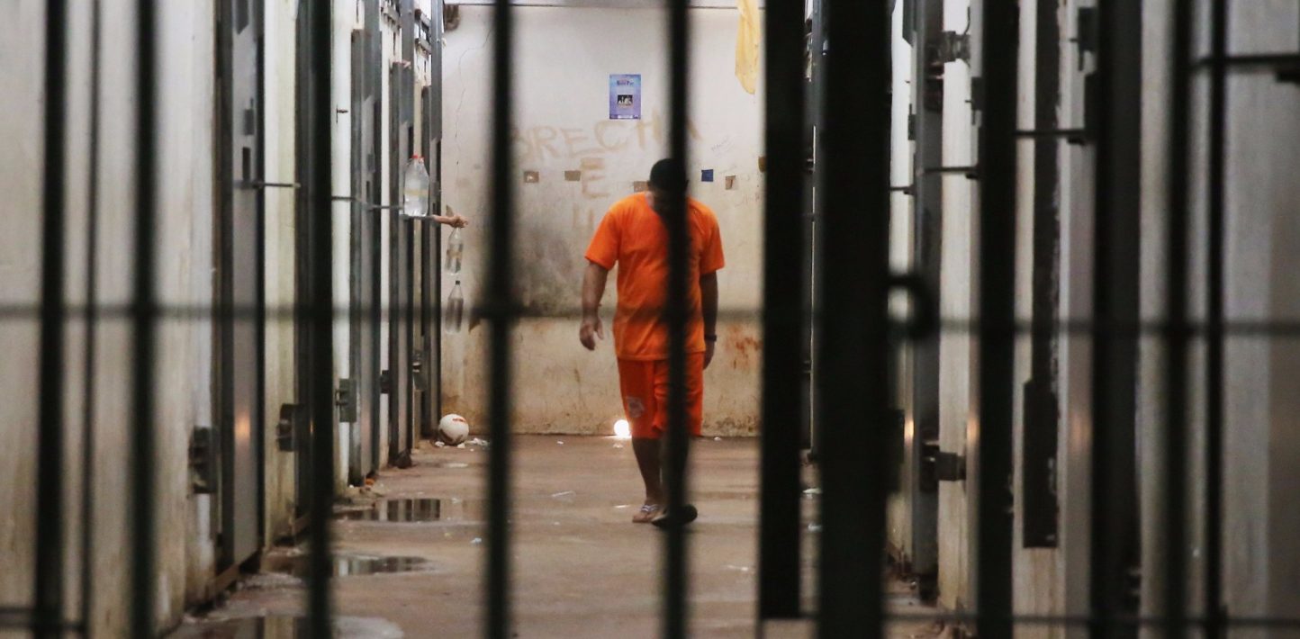 Πρωτοποριακό σύστημα στην Βραζιλία: Βάζει τους φυλακισμένους να διαβάζουν βιβλία για να μειωθούν οι ποινές τους!
