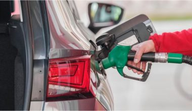 Στα ύψη οι τιμές των καυσίμων: Ξεπέρασε τα 2,11 ευρώ/λίτρο η αμόλυβδη