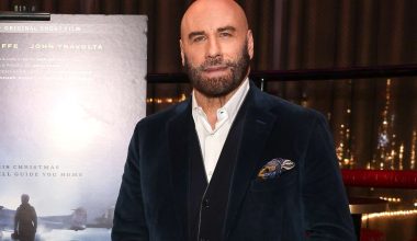 Η απάντηση του Τ.Τραβόλτα για την εμφάνισή του στις Κάννες που προκάλεσε «βροχή» σχολίων