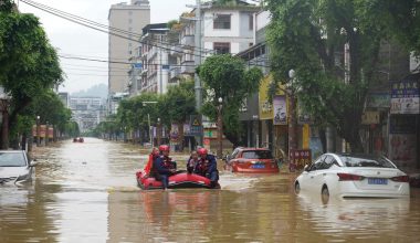 Σφοδρές πλημμύρες πλήττουν την κεντρική και νότια Κίνα: Τουλάχιστον 10 νεκροί (βίντεο)