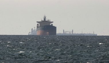 Βίντεο: Drone του Ναυτικού των Φρουρών της Επανάστασης στοχεύει πετρελαιοφόρο των ΗΑΕ στο Στενό του Ορμούζ