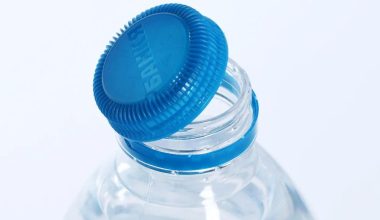 Η Γαλλία θα πληρώσει πρόστιμο 1,5 δισεκατομμυρίων ευρώ επειδή τα πλαστικά καπάκια νερού δεν είναι σωστά στερεωμένα!