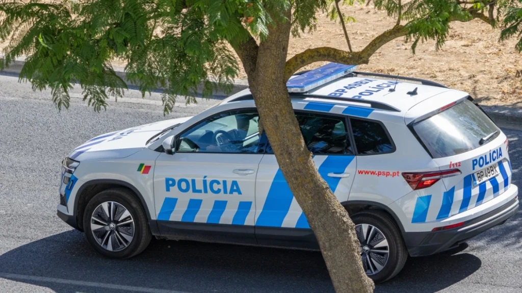 Μυστήριο με τα παιδιά από την Γαλλία 3 και 5 ετών που κυκλοφορούσαν μόνα τους στην Πορτογαλία