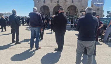 Θρήνος στη Ρόδο: Κηδεύτηκαν η 56χρονη Μαρία Χατζηεμμανουήλ και η 26χρονη κόρη της Αρμονία Κουκίου