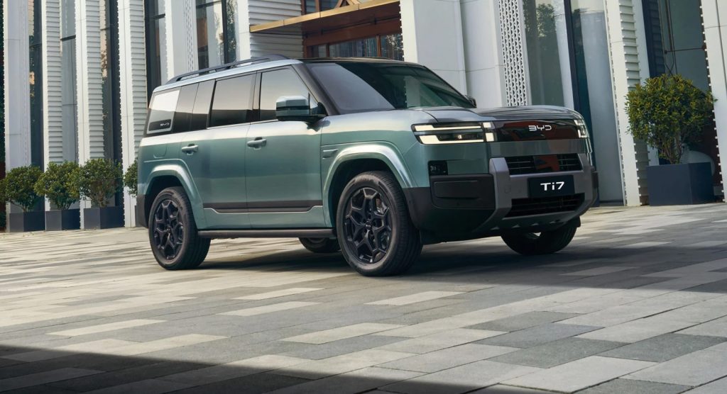 BYD Ti7: Νέο 7θέσιο plug-in hybrid SUV απέναντι σε Defender και Land Cruiser