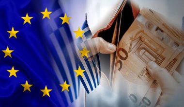 «Μαύρη μαυρίλα πλάκωσε»: Τρομάζουν οι προβλέψεις της ΕΕ για την ελληνική οικονομία που «σέρνεται»