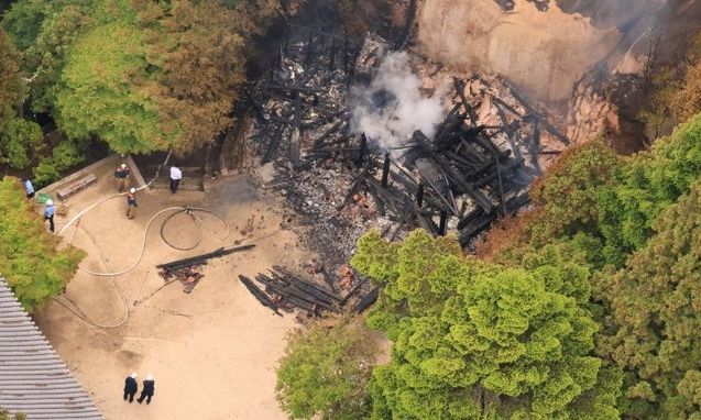 Κάηκε ιστορικός βουδιστικός ναός στην Ιαπωνία – Στεγάζει την «αιώνια φλόγα» που καίει 1.200 χρόνια
