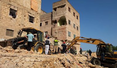 Δείτε βίντεο: Κτήριο κατέρρευσε στο Μαρόκο – Έψαχναν τους νεκρούς στα χαλάσματα