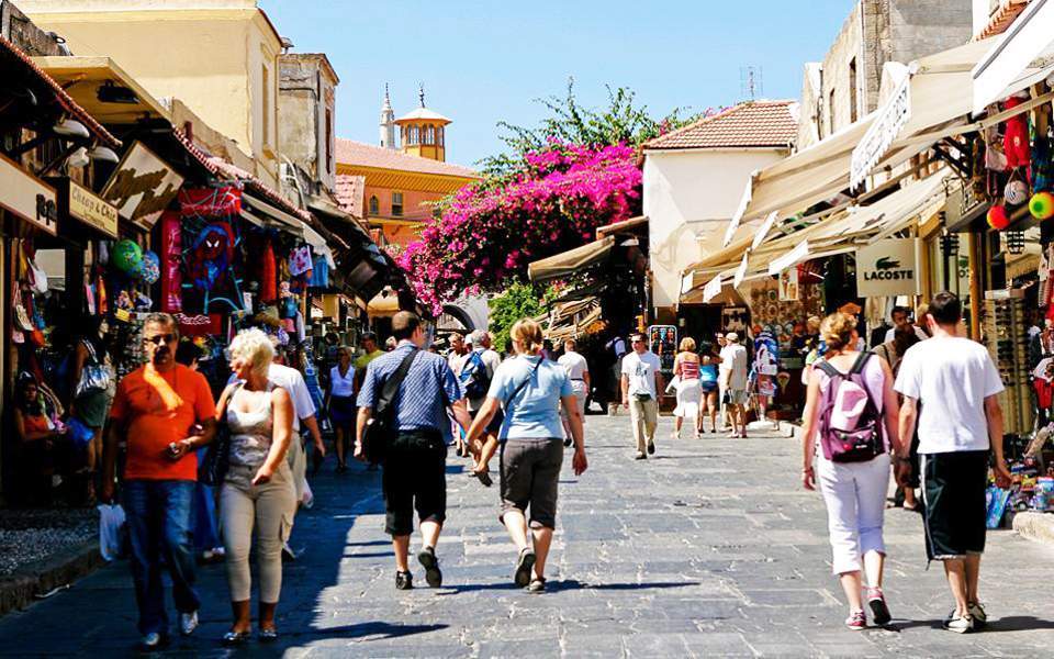 Έντονη αντίδραση του τουριστικού κλάδου στο νέο Χωροταξικό: «Περιορισμοί που “παγώνουν” την ανάπτυξη για δεκαετίες»