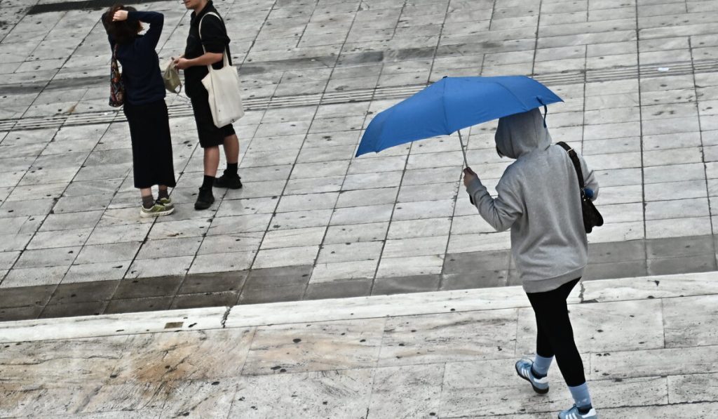Καιρός: Άστατος και σήμερα με βροχές και καταιγίδες από το μεσημέρι σε αρκετές περιοχές