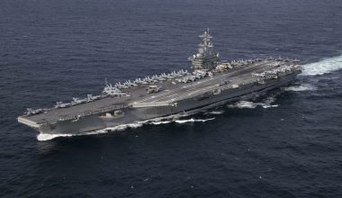 Αραβική Θάλασσα: Σε ετοιμότητα οι ΗΠΑ – Αμερικανικά μαχητικά απογειώνονται από το USS Abraham Lincoln