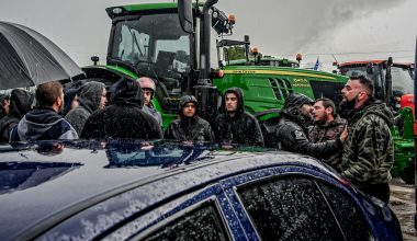 83.200 θέσεις χάθηκαν στον αγροτικό τομέα και έγιναν… γκαρσόνια!