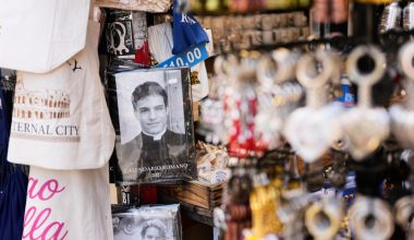 Ρώμη: O παπάς που πρωταγωνιστούσε σε ημερολόγιο και έκανε τις γυναίκες να «παραληρούν» τελικά δεν είναι ιερέας!