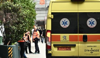 Αναστάτωση στο Φάληρο: Ηλικιωμένη «βούτηξε» στο κενό ενώ πραγματοποιούσε εργασίες στο μπαλκόνι της