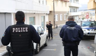 Ξεφεύγει η ανήλικη παραβατικότητα: 16χρονη δάγκωσε τη μητέρα της κοπέλας στην οποία έκανε bullying