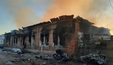 Οι Ουκρανοί χρησιμοποίησαν drones εξοπλισμένα με Starlink στην επίθεση σε ρωσικό κολλέγιο στο Λουγκάνσκ (βίντεο)