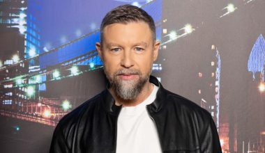 Τι άλλο θα δούμε: Ο Γιάννης Βαρδής έγραψε σε χαρτί «υπέρ υγείας» τα ονόματα των παικτών του Ολυμπιακού (φωτο)