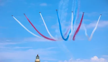Χανιά: Τα Red Arrows τίμησαν την 85η επέτειο της Μάχης της Κρήτης