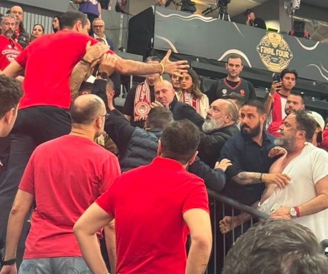 ΟΑΚΑ: Στα χέρια πιάστηκαν Βαγγέλης Μαρινάκης και Γρηγόρης Δημητριάδης! (βίντεο)