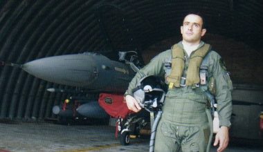Οταν ο Σμηναγός Κώστας Ηλιάκης έπιασε 4 φορές τα 9G (βίντεο)