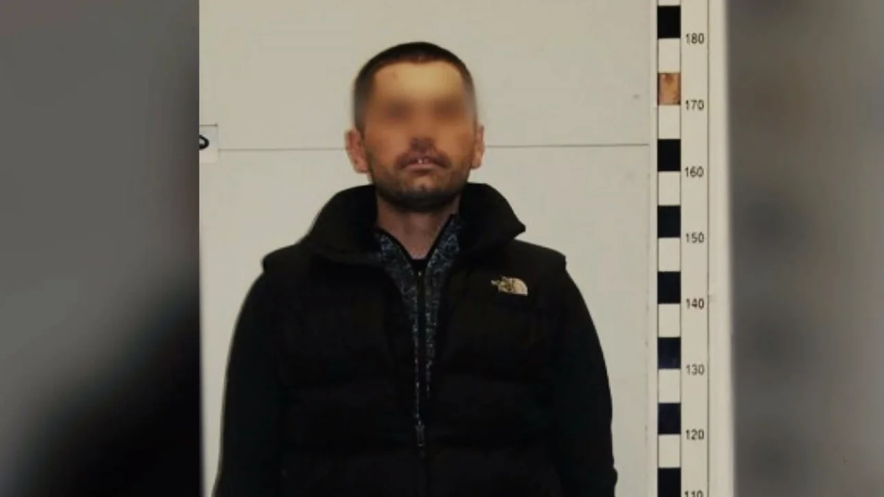 Η ΕΛΑΣ αναζητά τον συνεργό του «Τίτι» – Είχαν βγάλει καλάσνικοφ για να «γαζώσουν» τον αδερφό του Σταύρου Μπαλάσκα