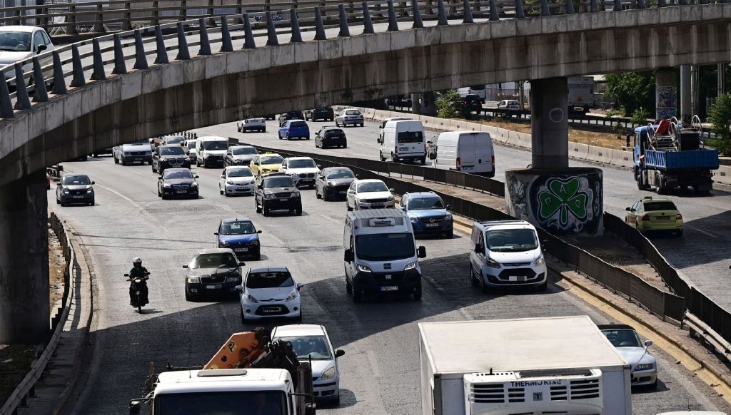 Με «τσουχτερό» πρόστιμο κινδυνεύουν όσοι δεν έχουν κάρτα καυσαερίων: «Δεν την έχουν βγάλει για 6 εκατ. οχήματα!»