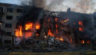 Βίντεο: Καταστράφηκε μεγάλο τμήμα των κτηρίων της GUR και της Γενικής Διοίκησης του Στρατού Ξηράς στο Κίεβο