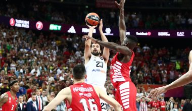 Η στιγμή που δεν θέλει να ξαναζήσει: Όταν ο Σέρχιο Γιουλ λάβωσε τον Ολυμπιακό στον τελικό του 2023 (βίντεο)