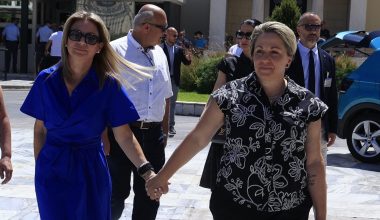 Μ.Ντόλκα προς Μ.Καρυστιανού: «Φάτους τα συκώτια πριν φάνε κι άλλους νέους ορεξάτους για ζωή»