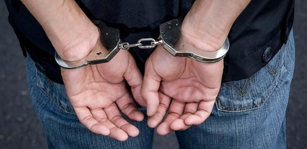 Ηράκλειο: Παραδόθηκε ο 23χρονος που άνοιξε πυρ έξω από καφετέρια στις Αρχάνες