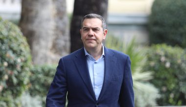 «Άρωμα» από Μπαρτσελόνα θα έχουν τα χρώματα του νέου κόμματος που ετοιμάζει ο Α.Τσίπρας (βίντεο)