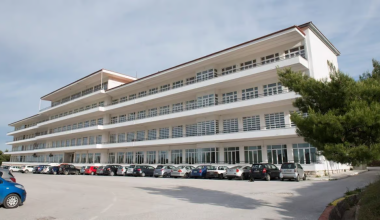 Έπεσε ο ανελκυστήρας στο 414 Στρατιωτικό Νοσοκομείο λίγο πριν τα ψυχομετρικά τεστ των σταθμαρχών! – Ένας τραυματίας