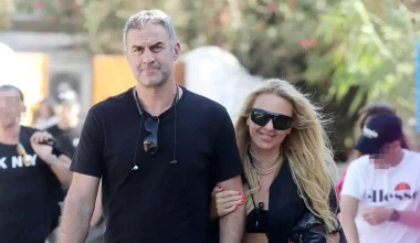 Ο Τραϊανός Δέλλας αποχαιρετά την Γωγώ Μαστροκώστα: «Όσο μακριά και να πετάξεις η αγάπη μου θα σε φτάνει»