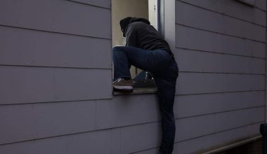 Ένοπλη ληστεία σε σπίτι στην Πάτρα: Τραυμάτισε τον ένοικο όταν προσπάθησε να τον ακινητοποιήσει