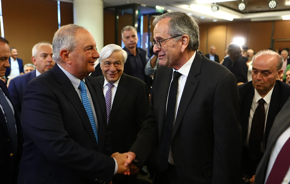 «Ριπές» Κ.Καραμανλη για χειραγώγηση ΜΜΕ και υποκλοπές από την κυβέρνηση