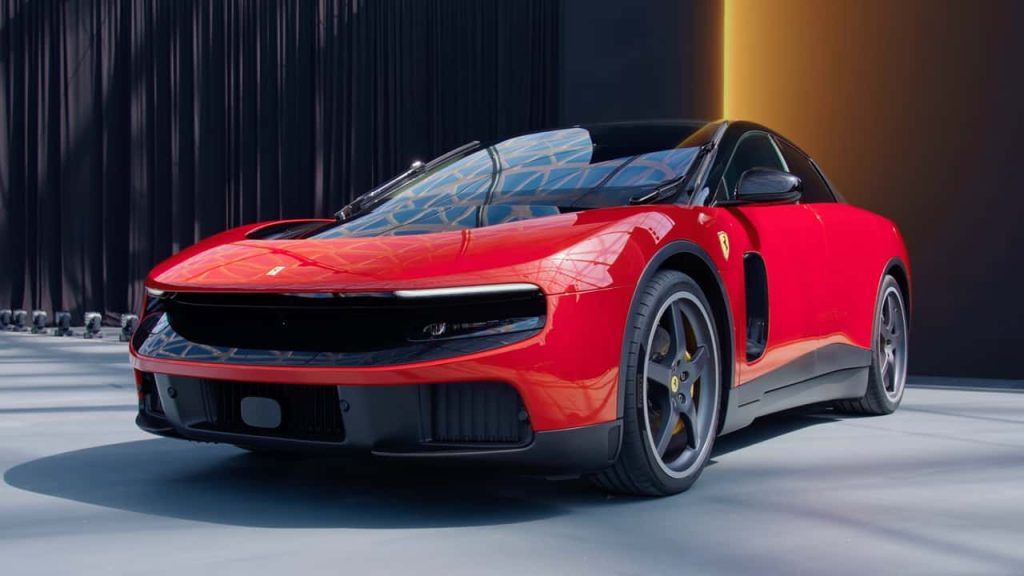 Ferrari Luce: Ένα πανάκριβο «γυάλινο σπίτι» που κάποιοι ξεχάσαν την «ψυχή» του στο σχεδιαστήριο