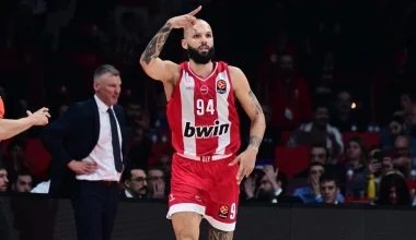 Ο Ε.Φουρνιέ «τρολάρει» τους οπαδούς του Ολυμπιακού: «Θα έρθετε την Πέμπτη ή ακόμη έχετε hangover;»