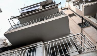 Τραγικό περιστατικό στην Πρέβεζα: Μητέρα δύο παιδιών έπεσε στο κενό από τον 3ο όροφο πολυκατοικίας και σκοτώθηκε
