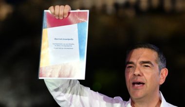 Αλέξης Τσίπρας: Οι επτά δεσμεύσεις του «ΕΛ.Α.Σ.» και η “Δημοκρατία της καθημερινότητας”