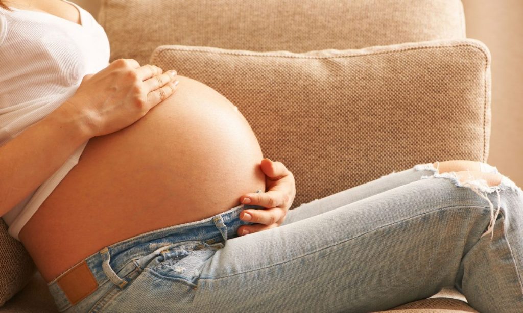 Επιστήμονες δημιούργησαν φορητό «αυτοκόλλητο» υπερήχων για συνεχή παρακολούθηση του εμβρύου