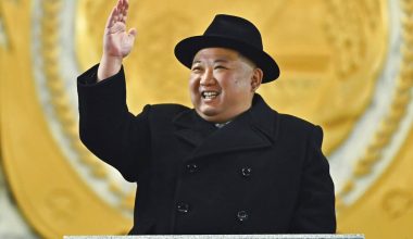 Η Βόρεια Κορέα δοκίμασε πυραύλους με τεχνητή νοημοσύνη υπό την επίβλεψη του Κιμ Γιονγκ Ουν