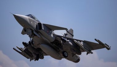 Η Ουκρανία υπέγραψε την προμήθεια σουηδικών Gripen, νέων και μεταχειρισμένων – Β.Ζελένσκι: «Από τα δάνεια της ΕΕ»